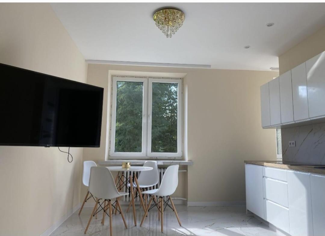 לודז' Nowe Luksusowe Apartamenty Manufaktura-Prywatny Na Wylacznosc-Wanna-Zamykany Ogrodzony Parking, Blok,Niskie Pietro-Cisza I Spokoj מראה חיצוני תמונה