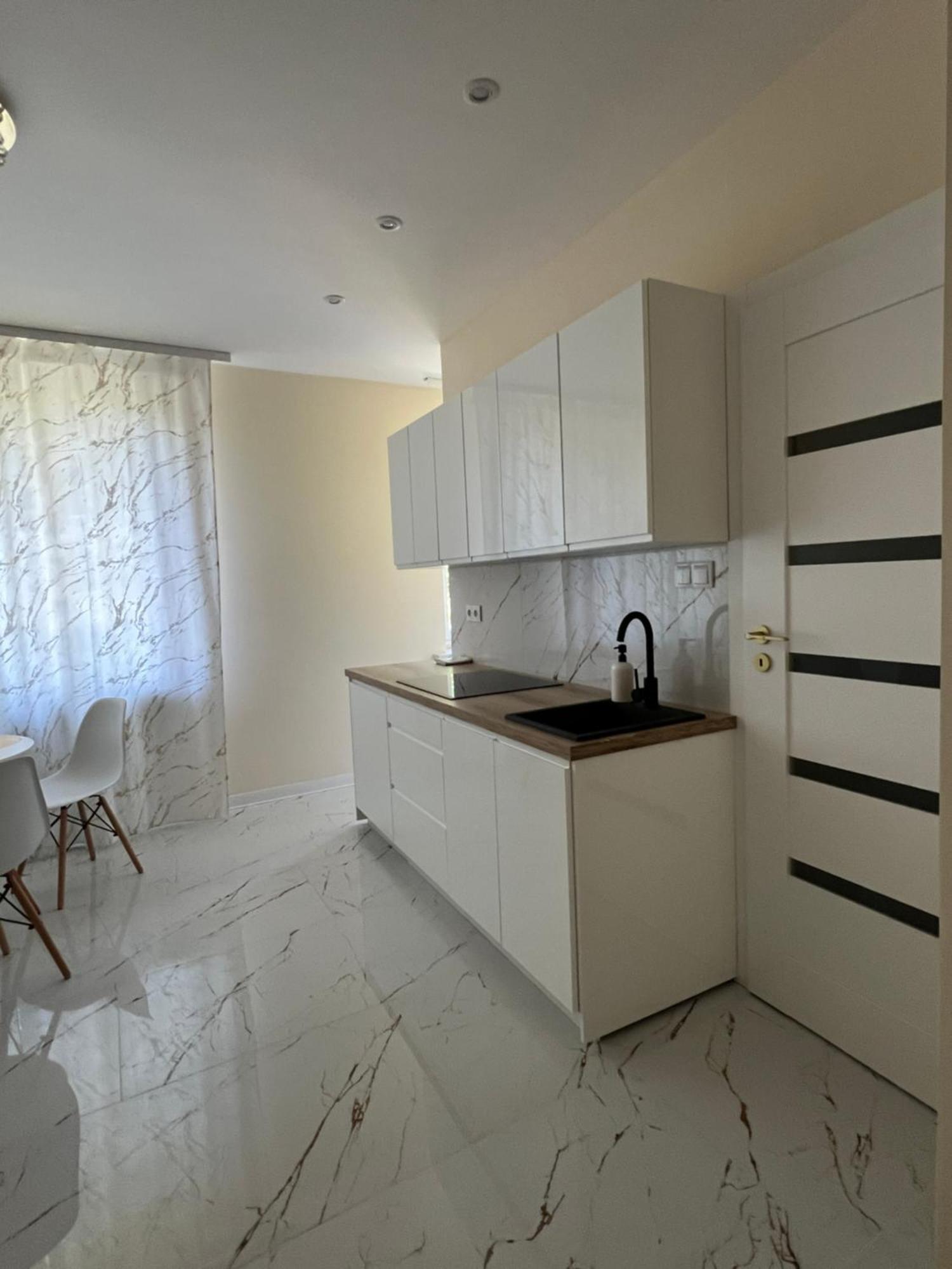 לודז' Nowe Luksusowe Apartamenty Manufaktura-Prywatny Na Wylacznosc-Wanna-Zamykany Ogrodzony Parking, Blok,Niskie Pietro-Cisza I Spokoj מראה חיצוני תמונה